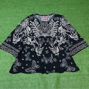 Johnny Was Los Angeles Butterfly Print Tunic Top Black White Boho Rayon Knit